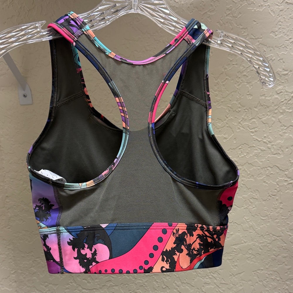 Nike Women's Vibrant Patterned Sports Bra with removable padding for support - Picture 2 of 6